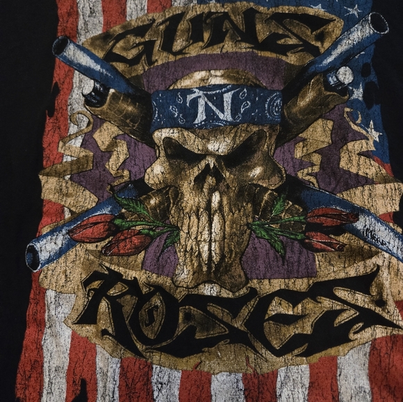 QUEEN black tshirt with gold red accents on the print front back mens BNWOT - Picture 12 of 15